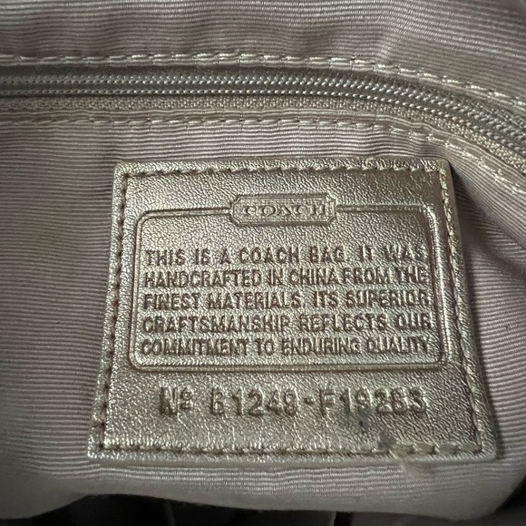 Coach Hobo - Picture 7 of 7